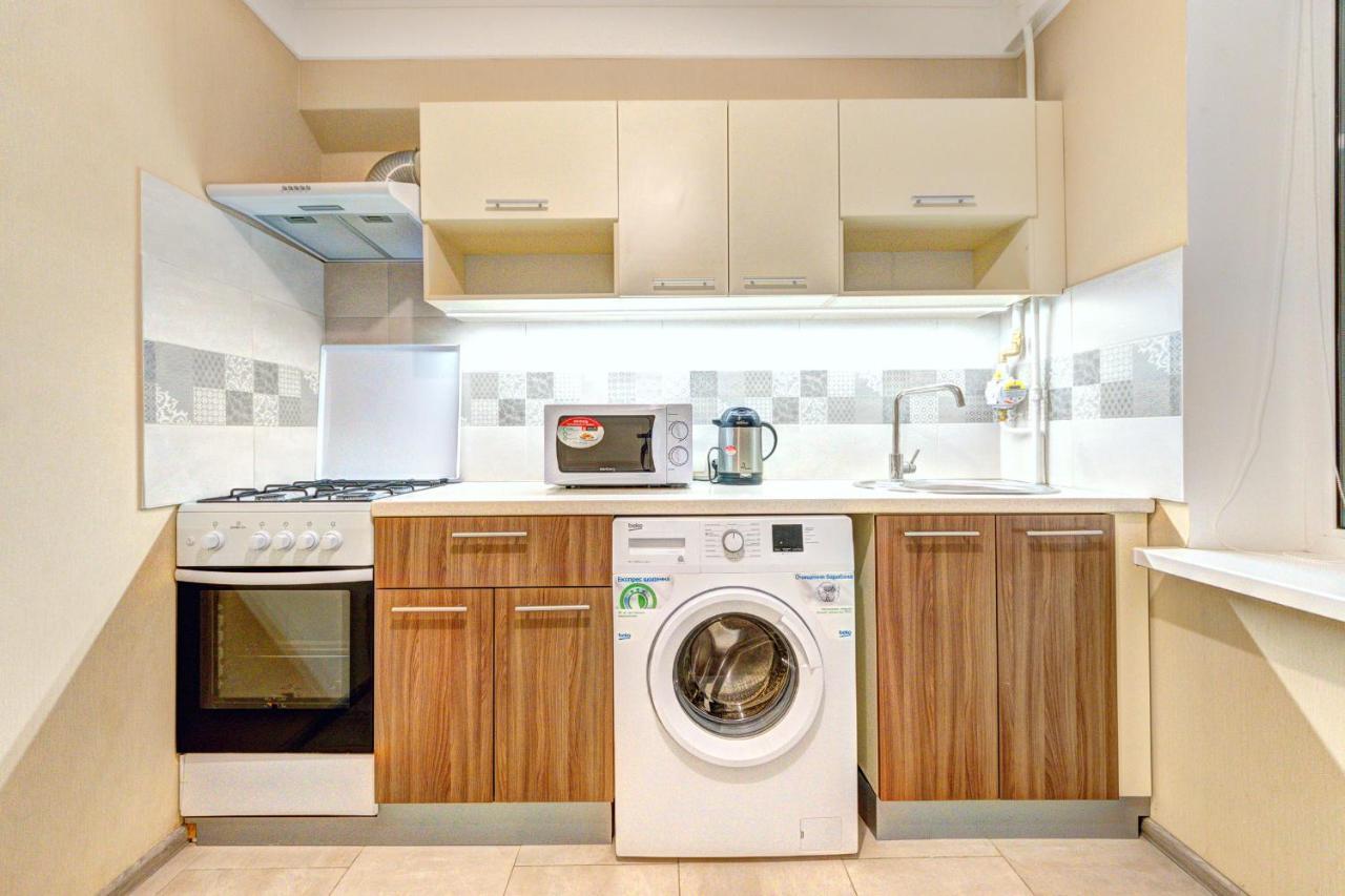 Apartments Near Ocean Plaza Druzhby Narodov Boulevard 8A Kiev Esterno foto