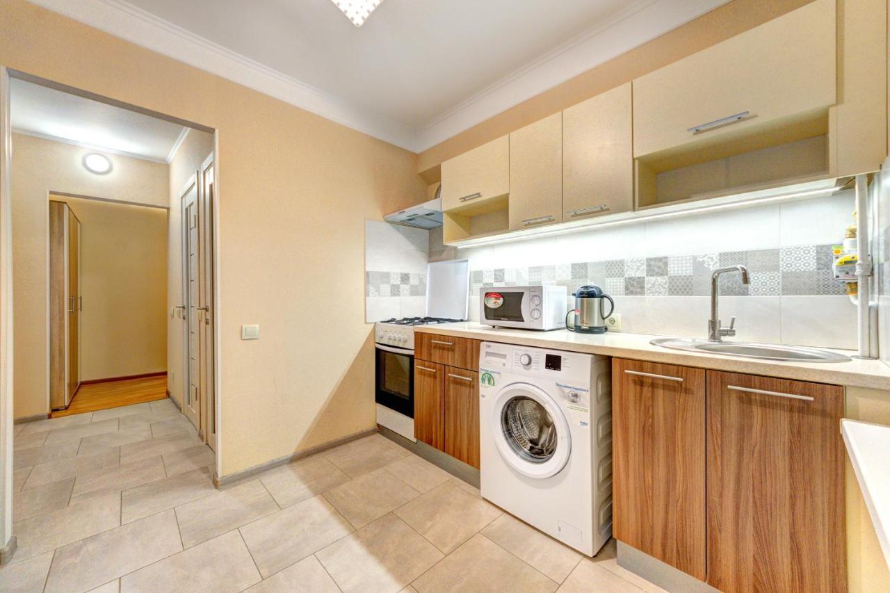 Apartments Near Ocean Plaza Druzhby Narodov Boulevard 8A Kiev Esterno foto